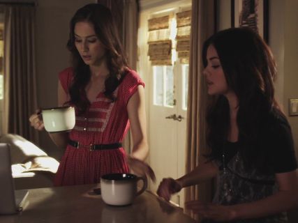 Spencer Hastings's English Breakfast Dress on Pretty Little Liars