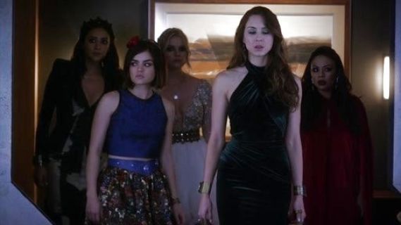 Spencer Hastings's Nora Gown on Pretty Little Liars