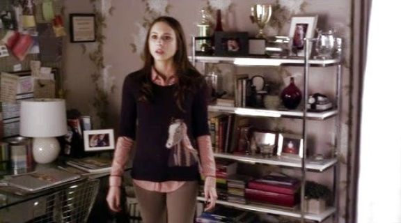 Spencer Hastings's Saddleback Sweater on Pretty Little Liars