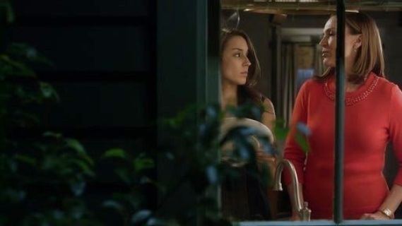 Veronica Hastings's Avaline Sweater on Pretty Little Liars