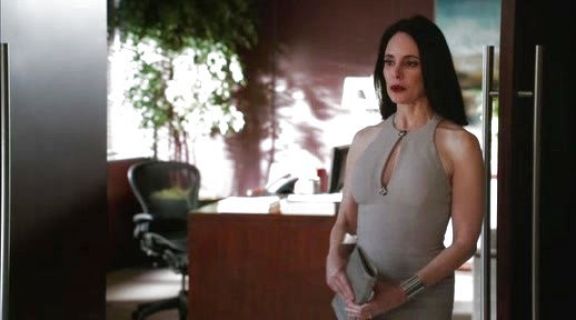 Victoria Grayson's ultra wide cuff in sterling silver on Revenge