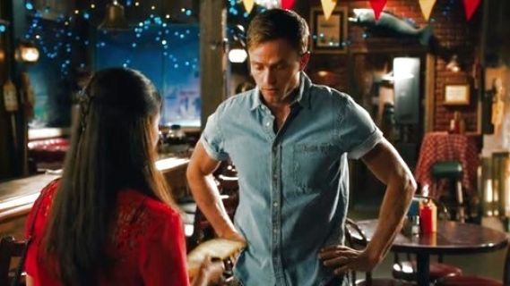 Wade Kinsella's Plain Light Blue Short Sleeve Denim Shirt on Hart of Dixie