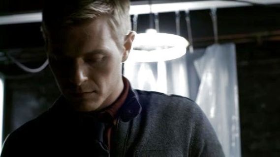 Wes Maxfield's Slim Fit Sport Shirt on The Vampire Diaries