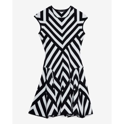 Chevron Pattern Sleeveless Knit Dress
