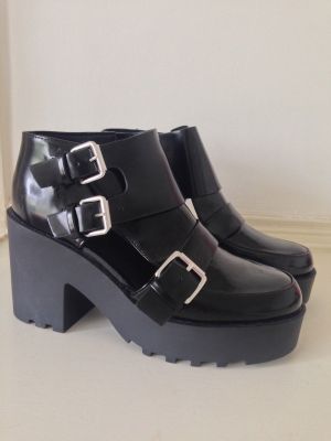 DIVIDED Cut Out Buckle Platform Boot