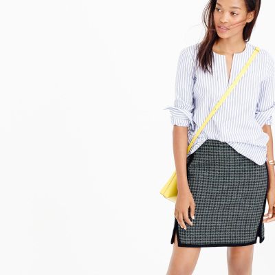 DOUBLE-NOTCH MINI SKIRT IN HOUNDSTOOTH