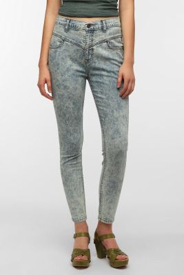 High-Rise Seamed Jean in Chalk Wash