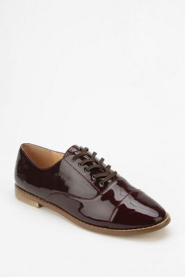 Montauk Oxford in Maroon