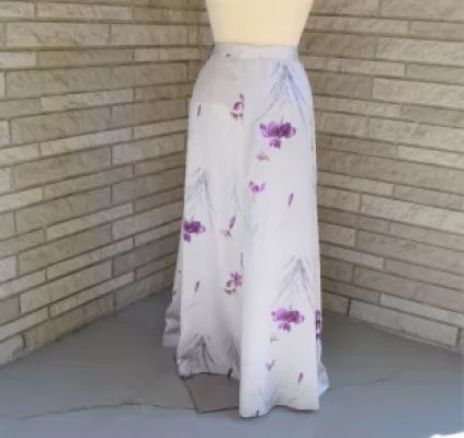 Fred S. Rothschilds - Silver and Purple Iris Print Silky Maxi Floor Length Skirt