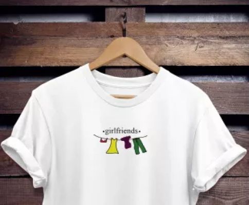 GoodMoodStuff - Girlfriends T-Shirt