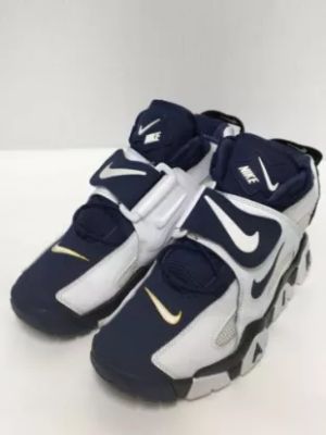 Nike - Air Barrage Mid in White - AT7847-101