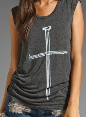 Tess Nail Cross Tee