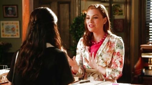 Annabeth Nass's Floral Printed Blazer on Hart of Dixie