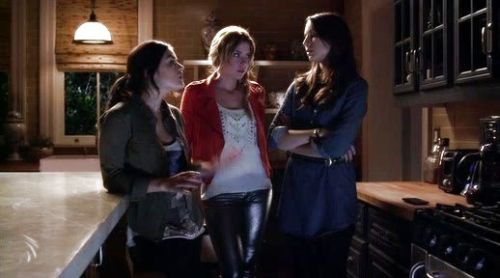 Aria Montgomery's Military Shirt on Pretty Little Liars