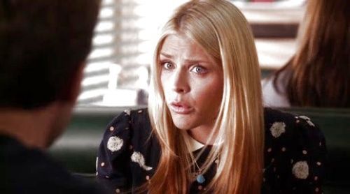 Busy Philipps's Blue Pendent Necklace on Don't Trust the B---- in Apartment 23