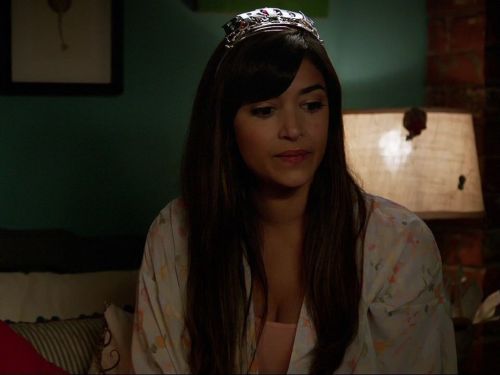 Cece Parekh's 'Sweet Dreams' Print Robe on New Girl