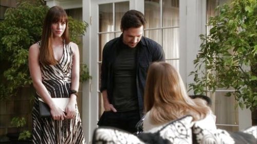 Charlotte Grayson 's Printed Handkerchief Wrap Dress on Revenge