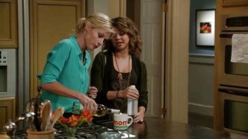 Claire Dunphy's 'Signature' Silk Shirt on Modern Family