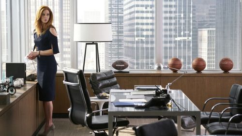 Donna Paulsen's Keeling cutout crepe dress on Suits