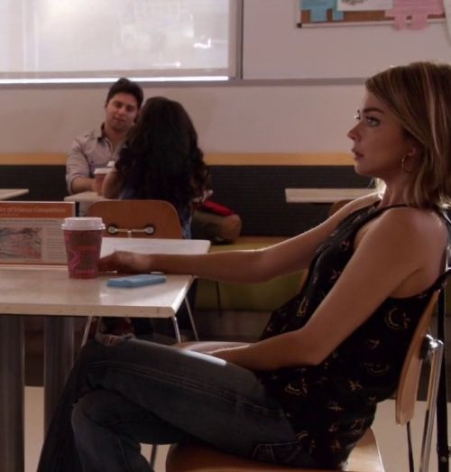 Haley Dunphy's Mia 5 Pocket Midrise Flare on Modern Family