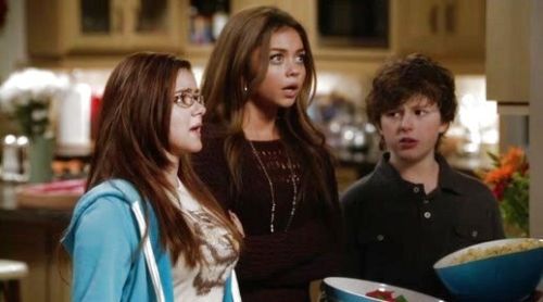 Haley Dunphy's Weave Sweater on Modern Family
