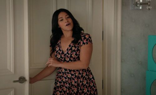 Jane Villanueva's Floral-Print Cap-Sleeve Fit & Flare Dress on Jane the Virgin