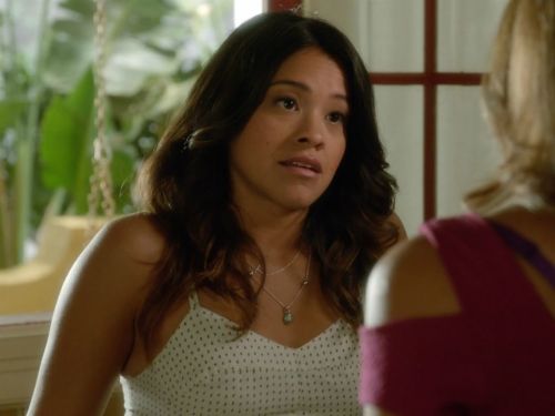 Jane Villanueva's Interlock Cross Necklace on Jane the Virgin