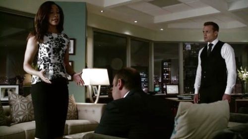 Jessica Pearson's Floral-print cotton and silk-blend top on Suits