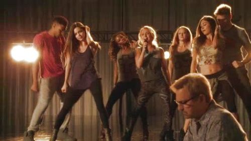 Juliette Barnes's Howl at the Moon Tank on Nashville