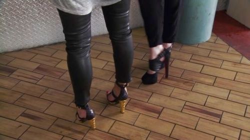 Kim Kardashian's Jitrois Slouch Pocket Leather Pants on Kourtney and Kim Take Miami