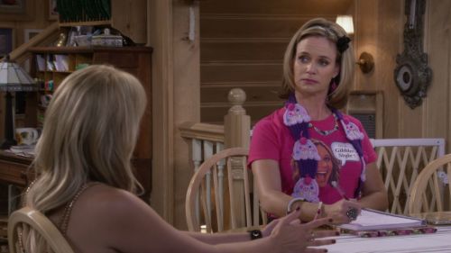 Kimmy Gibbler's Cupcake Scarf on Fuller House