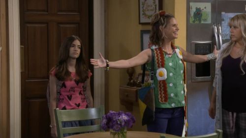 Kimmy Gibbler's Dandelion, the Stitch, and the Wardrobe Top on Fuller House