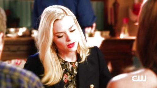 Lemon Breeland's Double-Breasted Schoolboy Blazer on Hart of Dixie