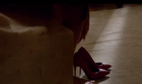 Olivia Pope's ostrich effect pumps on Scandal