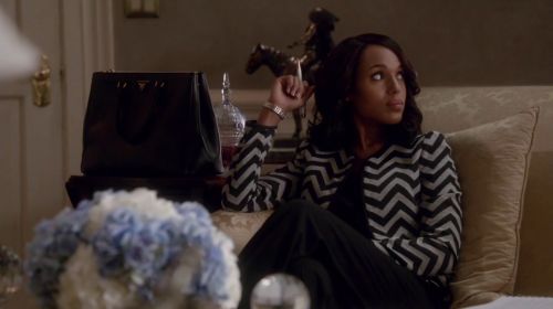 Olivia Pope's Tote in Black on Scandal