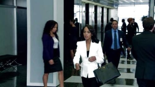Olivia Pope's Tote in Black on Scandal