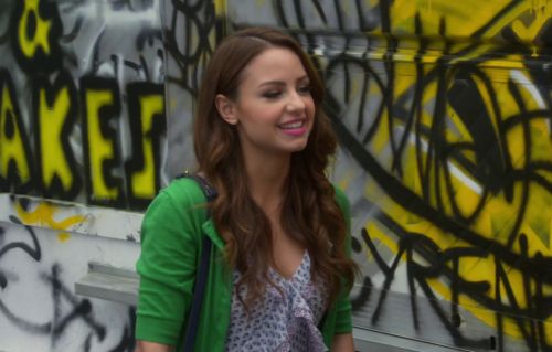 Sofia Rodriguez's Ditsy Tulip Camisole on Young & Hungry