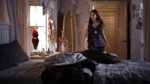 Spencer Hastings's Stars Tee on Pretty Little Liars