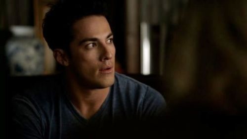 Tyler Lockwood's Leo V-Neck Tee on The Vampire Diaries