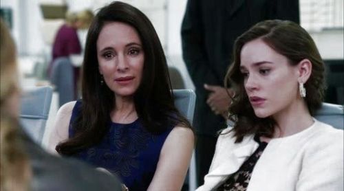 Victoria Grayson's Blue Embroidered Sleeveless Top on Revenge
