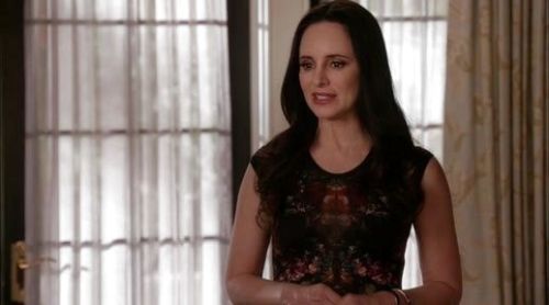 Victoria Grayson's Tapestry print dress on Revenge