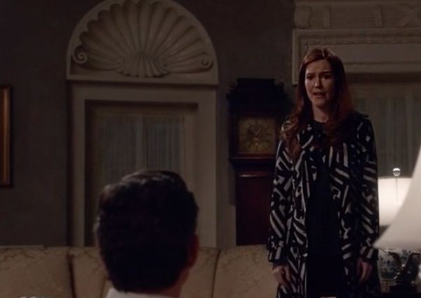Abby Whelan's Mid-Length Geometric Print Silk Trench Coat on Scandal