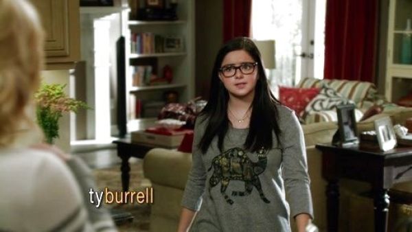 Alex Dunphy's Metallic Camel Tee on Modern Family