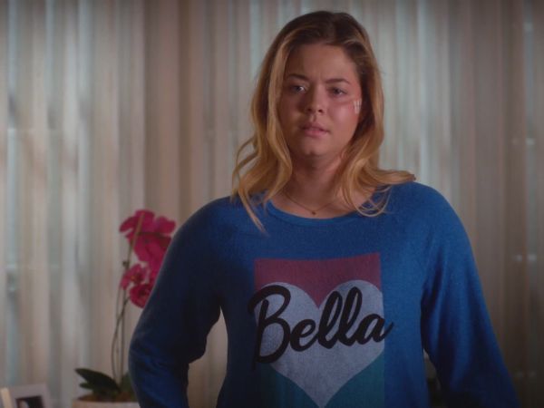 Alison DiLaurentis' Blue Bella Sweatshirt on Pretty Little Liars