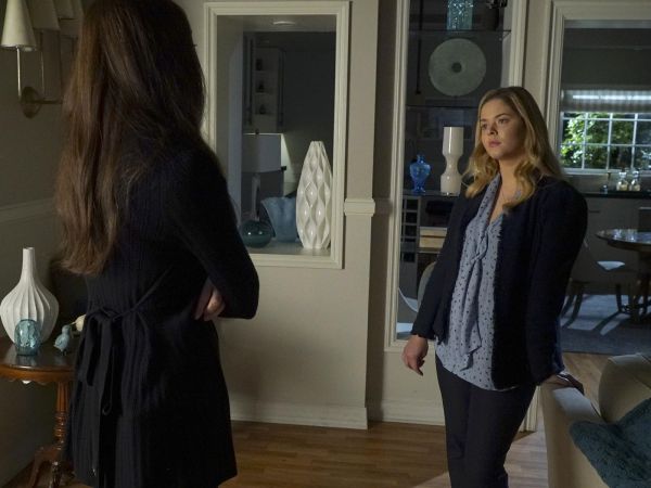 Alison DiLaurentis' Blue Tweed Jacket on Pretty Little Liars