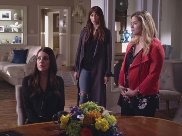 Alison DiLaurentis' Red Textured Moto Jacket on Pretty Little Liars