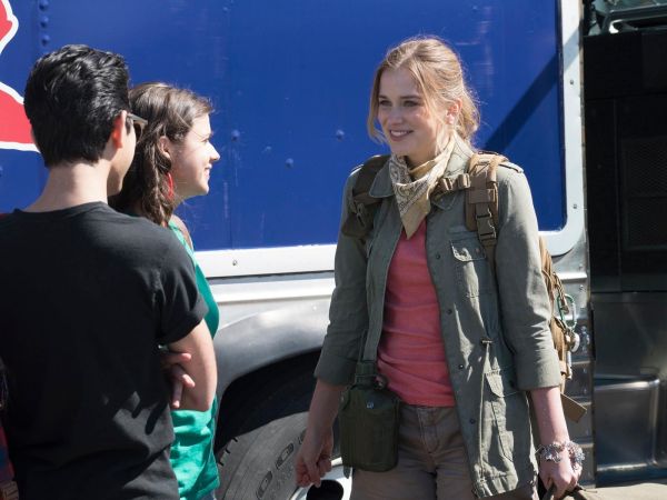 Amy Hughes' Olive Utility Jacket on Dead of Summer