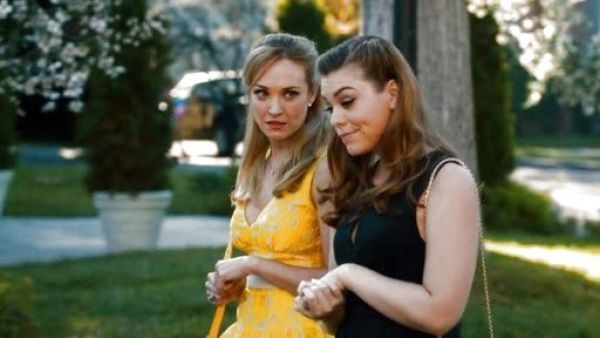 Annabeth Nass's Barbi Foldover Clutch on Hart of Dixie