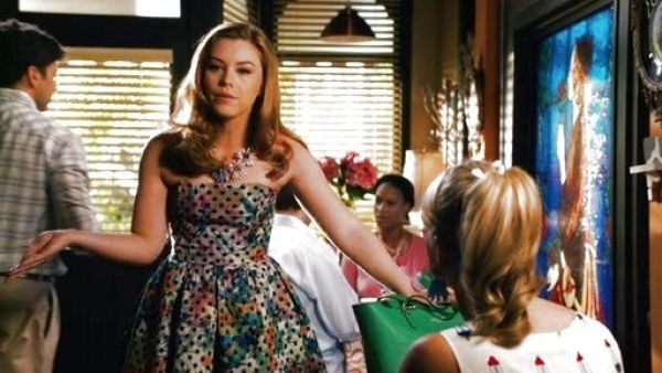 Annabeth Nass's Oversized Flower Collar Necklace on Hart of Dixie