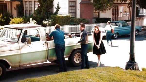 Annabeth Nass's Sleeveless Peek-a-Boo Keyhole Bodice Dress on Hart of Dixie